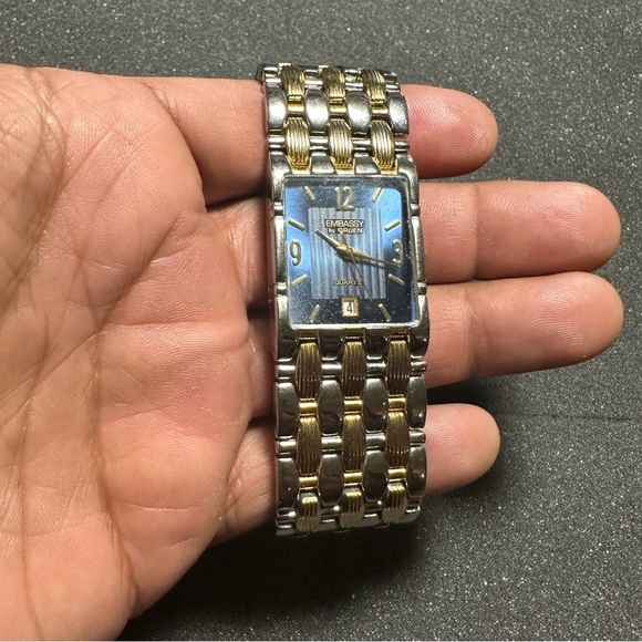 Embassy By Gruen Mens Quartz Watch GEM2004 Two Tone Blue Dial Date Just Working - Picture 8 of 8